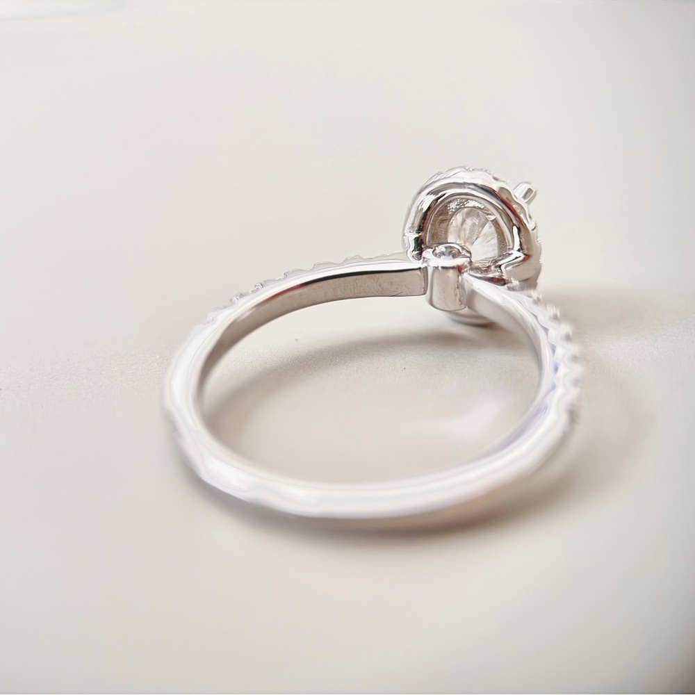 S925 1.35ctw Oval Moissanite Halo Engagement Ring - Picture 5 of 8